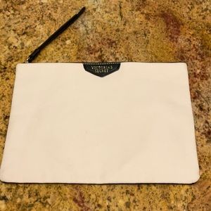 Victori Victoria’s Secret make up bag NWOT